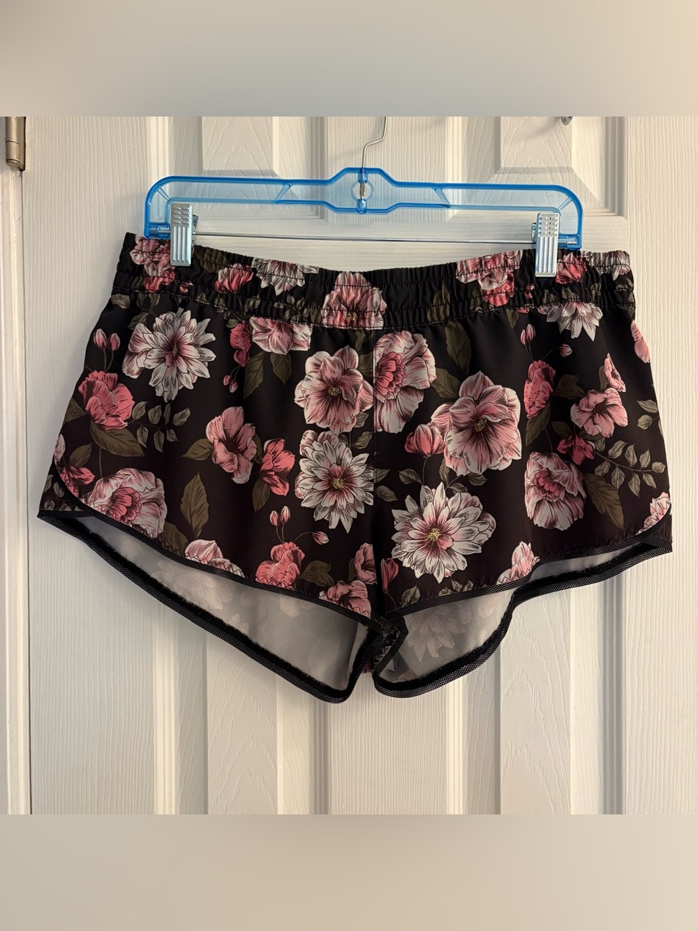 Endless Sun Lightweight Flower Pattern Shorts Size Large.